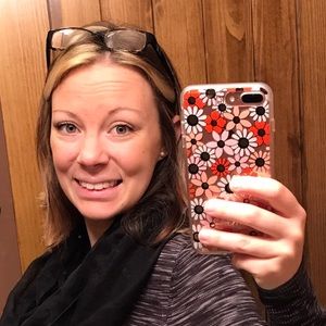 Meet your Posher, Nicole